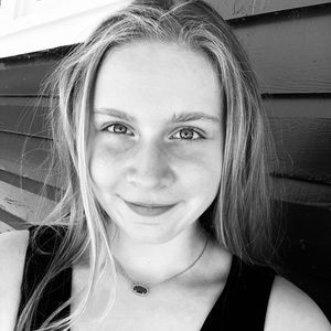 Meet your Posher, Elise